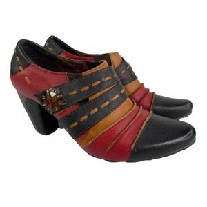 L’ARTISTE Wondrous Red Leather Bootie